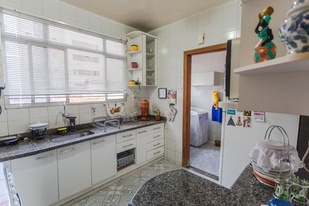 Apartamento à venda com 170m², 4 quartos e 2 vagas Apartamento à venda com 170m², 4 quartos e 2 vagasCozinha