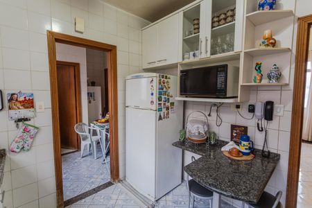 Apartamento à venda com 170m², 4 quartos e 2 vagas Apartamento à venda com 170m², 4 quartos e 2 vagasCozinha