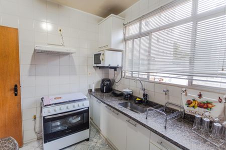 Apartamento à venda com 170m², 4 quartos e 2 vagas Apartamento à venda com 170m², 4 quartos e 2 vagasCozinha