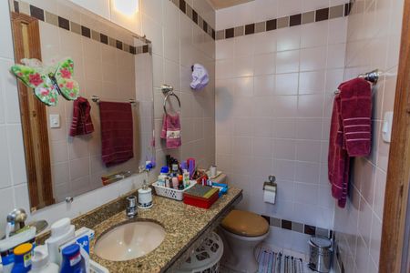 Apartamento à venda com 170m², 4 quartos e 2 vagas Apartamento à venda com 170m², 4 quartos e 2 vagasBanheiro da Suíte 1