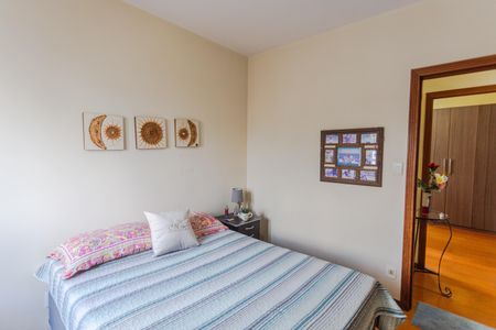 Apartamento à venda com 170m², 4 quartos e 2 vagas Apartamento à venda com 170m², 4 quartos e 2 vagasQuarto 2