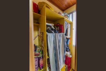 Apartamento à venda com 170m², 4 quartos e 2 vagas Apartamento à venda com 170m², 4 quartos e 2 vagasCloset da Suíte 1