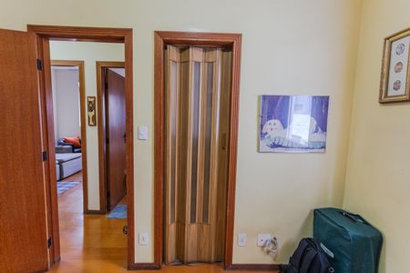 Apartamento à venda com 170m², 4 quartos e 2 vagas Apartamento à venda com 170m², 4 quartos e 2 vagasCloset da Suíte 1