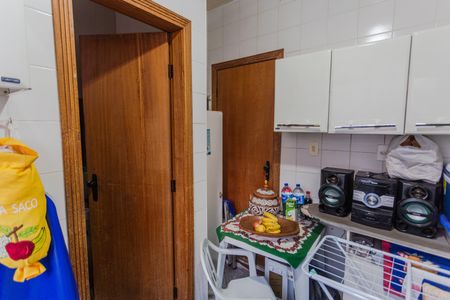 Apartamento à venda com 170m², 4 quartos e 2 vagas Apartamento à venda com 170m², 4 quartos e 2 vagasÁrea de Serviço