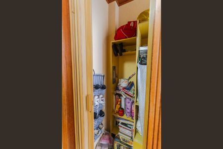 Apartamento à venda com 170m², 4 quartos e 2 vagas Apartamento à venda com 170m², 4 quartos e 2 vagasCloset da Suíte 1