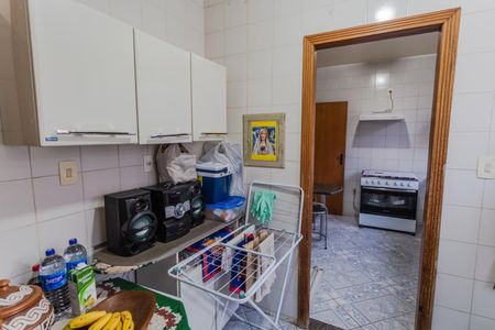 Apartamento à venda com 170m², 4 quartos e 2 vagas Apartamento à venda com 170m², 4 quartos e 2 vagasÁrea de Serviço