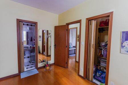 Apartamento à venda com 170m², 4 quartos e 2 vagas Apartamento à venda com 170m², 4 quartos e 2 vagasSuíte 1