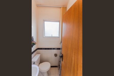 Apartamento à venda com 170m², 4 quartos e 2 vagas Apartamento à venda com 170m², 4 quartos e 2 vagasBanheiro Social na Cobertura