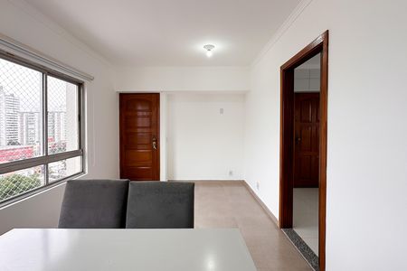 Apartamento para alugar com 70m², 2 quartos e sem vagaSala