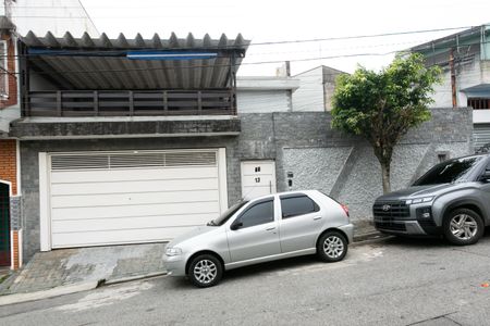 Casa à venda com 253m², 3 quartos e 4 vagas Casa à venda com 253m², 3 quartos e 4 vagasFachada