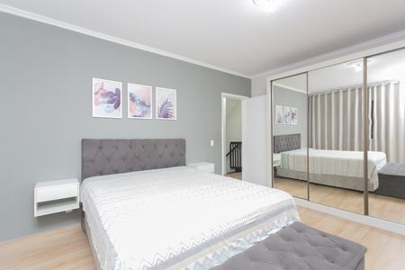 Casa à venda com 253m², 3 quartos e 4 vagas Casa à venda com 253m², 3 quartos e 4 vagasSuíte