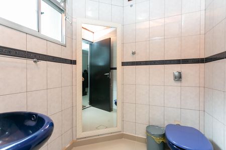 Casa à venda com 253m², 3 quartos e 4 vagas Casa à venda com 253m², 3 quartos e 4 vagasBanheiro 3