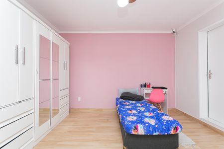 Casa à venda com 253m², 3 quartos e 4 vagas Casa à venda com 253m², 3 quartos e 4 vagasQuarto 2