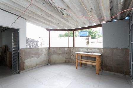 Casa à venda com 253m², 3 quartos e 4 vagas Casa à venda com 253m², 3 quartos e 4 vagasTerraço