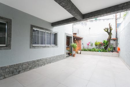 Casa à venda com 253m², 3 quartos e 4 vagas Casa à venda com 253m², 3 quartos e 4 vagasGaragem