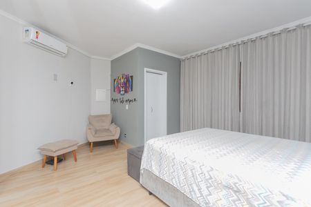Casa à venda com 253m², 3 quartos e 4 vagas Casa à venda com 253m², 3 quartos e 4 vagasSuíte