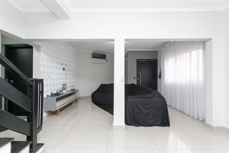 Sala de casa à venda com 3 quartos, 253m² em Jardim Itapemirim, São Paulo