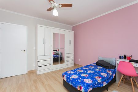 Casa à venda com 253m², 3 quartos e 4 vagas Casa à venda com 253m², 3 quartos e 4 vagasQuarto 2