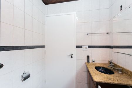 Casa à venda com 253m², 3 quartos e 4 vagas Casa à venda com 253m², 3 quartos e 4 vagasBanheiro 2