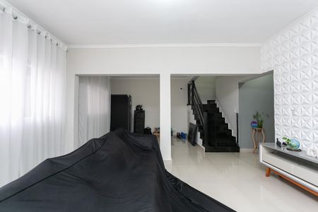 Casa à venda com 253m², 3 quartos e 4 vagas Casa à venda com 253m², 3 quartos e 4 vagasSala