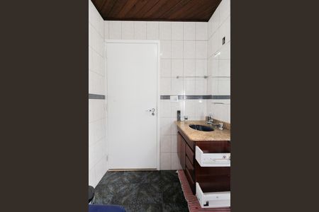 Casa à venda com 253m², 3 quartos e 4 vagas Casa à venda com 253m², 3 quartos e 4 vagasBanheiro 2