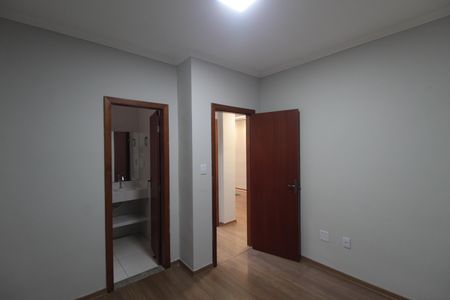 Suite de apartamento para alugar com 3 quartos, 122m² em Santa Terezinha, Belo Horizonte