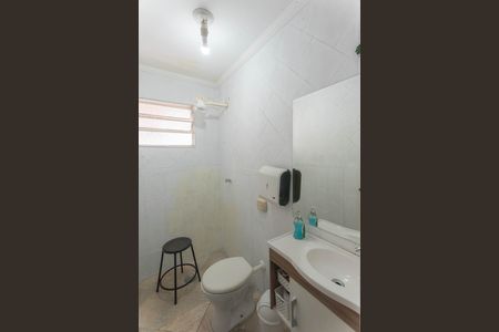 Casa para alugar com 90m², 2 quartos e 1 vaga Casa para alugar com 90m², 2 quartos e 1 vagaBanheiro