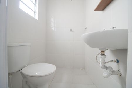 Banheiro de casa para alugar com 1 quarto, 45m² em Grajaú, São Paulo
