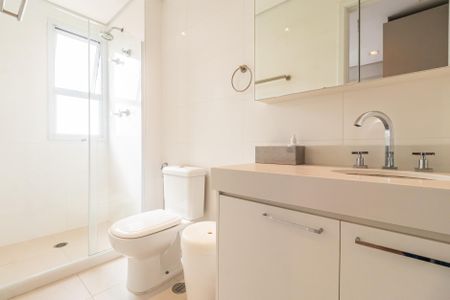 Apartamento à venda com 96m², 2 quartos e 3 vagasBanheiro da Suíte 1