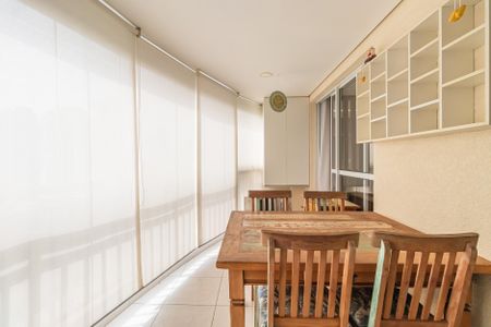 Varanda Gourmet de apartamento à venda com 2 quartos, 96m² em Alphaville Empresarial, Barueri