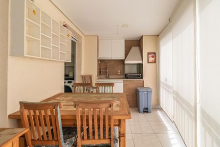 Varanda Gourmet de apartamento à venda com 2 quartos, 96m² em Alphaville Empresarial, Barueri