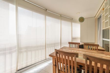 Apartamento à venda com 96m², 2 quartos e 3 vagasVaranda Gourmet