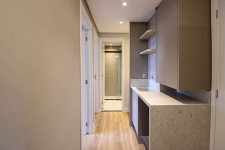 Apartamento para alugar com 40m², 2 quartos e 1 vaga Apartamento para alugar com 40m², 2 quartos e 1 vagaCorredor e Área de serviço