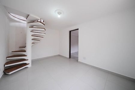 Casa para alugar com 150m², 3 quartos e 2 vagasSala