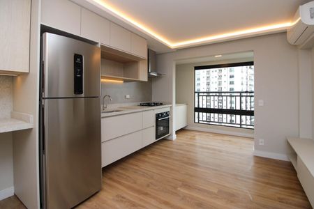 Sala/Cozinha de apartamento para alugar com 2 quartos, 40m² em Cidade Jardim, São Paulo