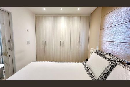 Apartamento à venda com 138m², 3 quartos e 3 vagas Apartamento à venda com 138m², 3 quartos e 3 vagasQuarto Suíte