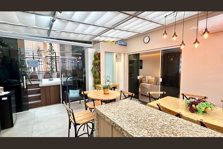Apartamento à venda com 138m², 3 quartos e 3 vagas Apartamento à venda com 138m², 3 quartos e 3 vagasChurrasqueira