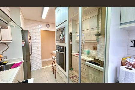 Apartamento à venda com 138m², 3 quartos e 3 vagas Apartamento à venda com 138m², 3 quartos e 3 vagasCozinha