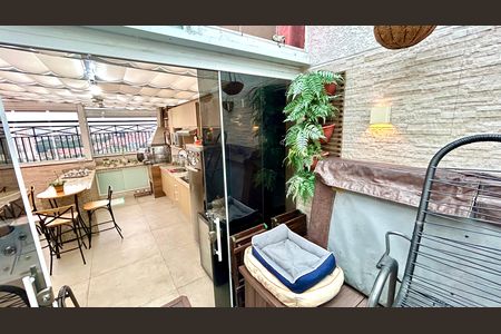 Apartamento à venda com 138m², 3 quartos e 3 vagas Apartamento à venda com 138m², 3 quartos e 3 vagasJacuzzi