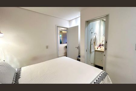 Apartamento à venda com 138m², 3 quartos e 3 vagas Apartamento à venda com 138m², 3 quartos e 3 vagasQuarto Suíte