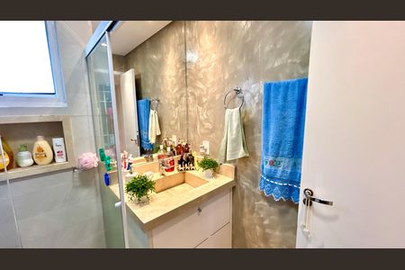Apartamento à venda com 138m², 3 quartos e 3 vagas Apartamento à venda com 138m², 3 quartos e 3 vagasBanheiro 2
