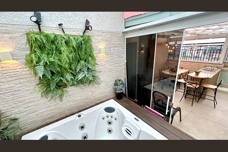 Apartamento à venda com 138m², 3 quartos e 3 vagas Apartamento à venda com 138m², 3 quartos e 3 vagasJacuzzi
