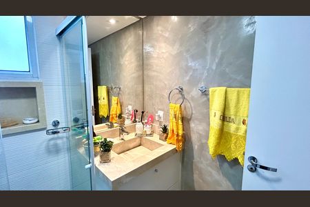 Apartamento à venda com 138m², 3 quartos e 3 vagas Apartamento à venda com 138m², 3 quartos e 3 vagasBanheiro 1
