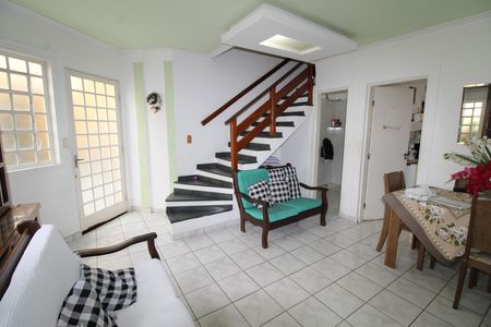 Sala de casa para alugar com 2 quartos, 110m² em Residencial Bosque dos Ipes, São José dos Campos