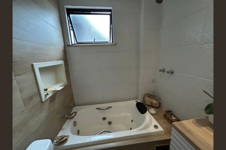 Apartamento à venda com 126m², 2 quartos e 2 vagasBanheiro da Suíte