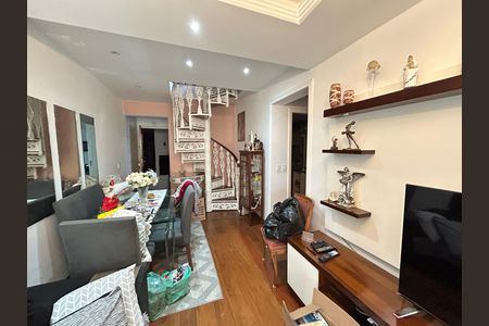 Apartamento à venda com 126m², 2 quartos e 2 vagasSala
