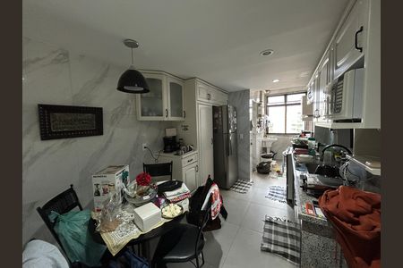 Apartamento à venda com 126m², 2 quartos e 2 vagasCozinha