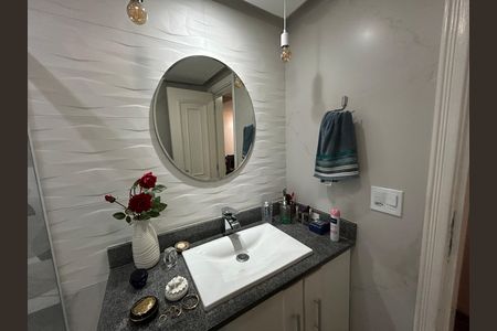 Apartamento à venda com 126m², 2 quartos e 2 vagasBanheiro Social