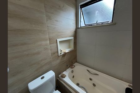 Apartamento à venda com 126m², 2 quartos e 2 vagasBanheiro da Suíte