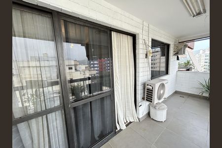 Apartamento à venda com 126m², 2 quartos e 2 vagasVaranda da Sala